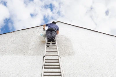 Peinture extérieure à Saint-Étienne-du-Grès — façades et ravalement